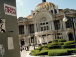 Samolepka před Palácem krásných umění v Mexico City.